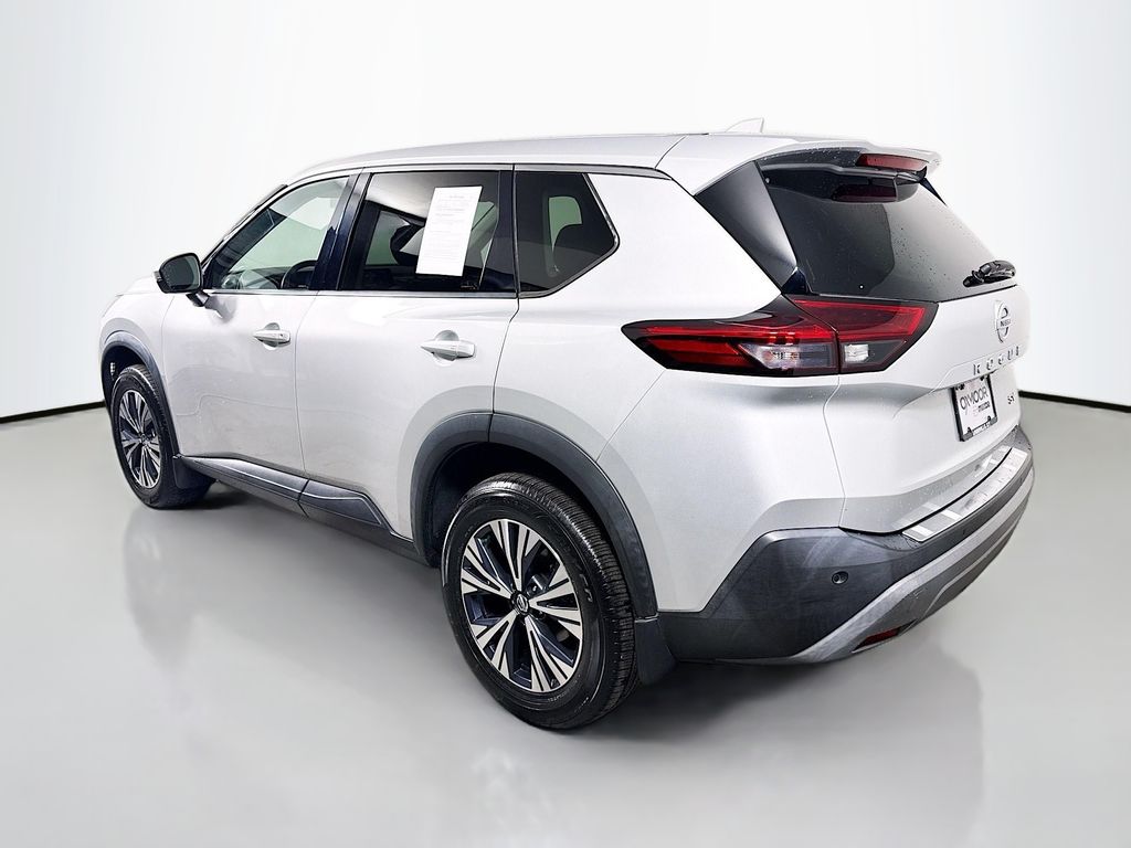 2021 Nissan Rogue SV photo 4