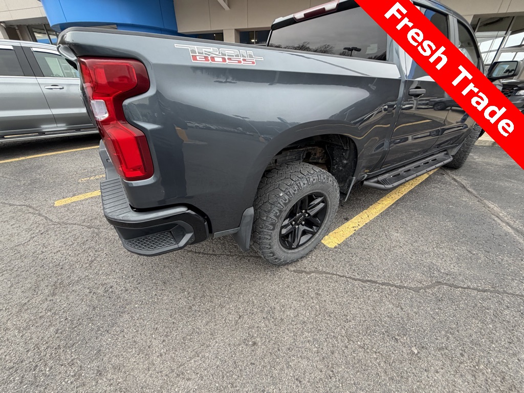 2019 Chevrolet Silverado 1500 Custom Trail Boss photo 2