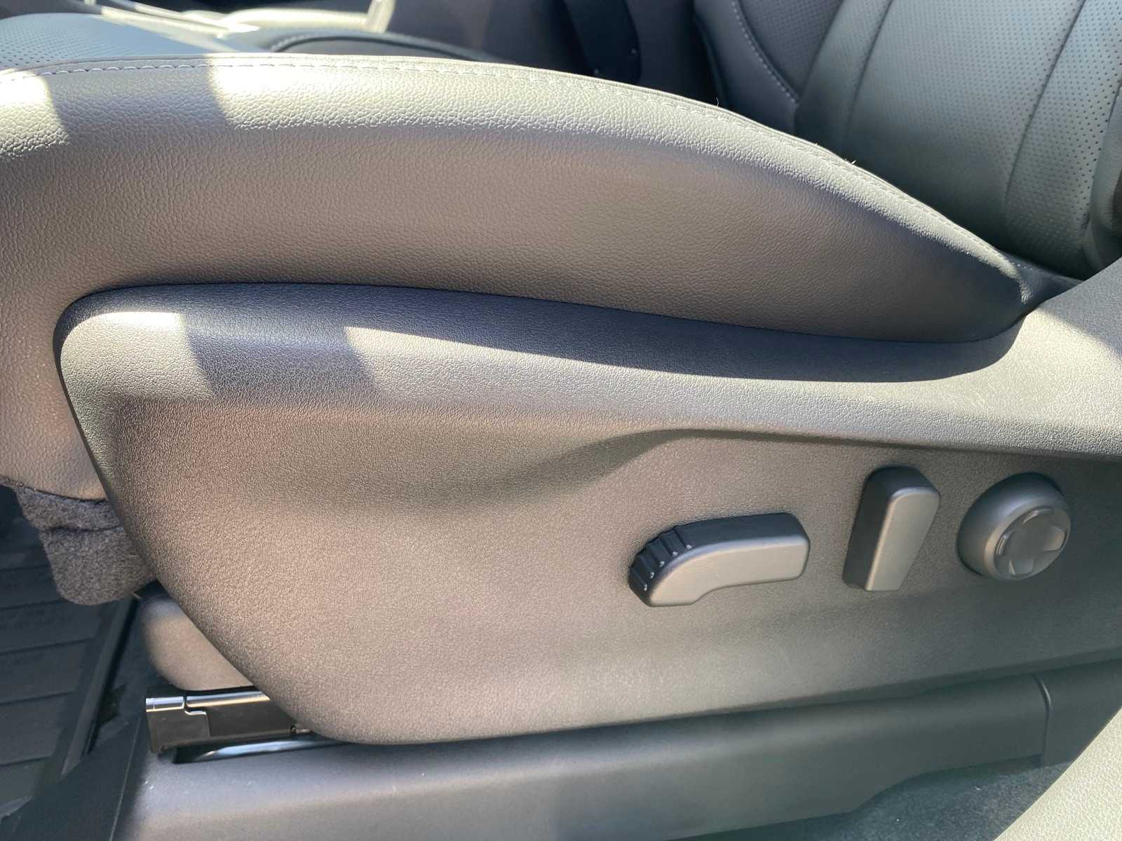 New 2025 CRYSTAL WHITE PEARL Subaru Touring image 27