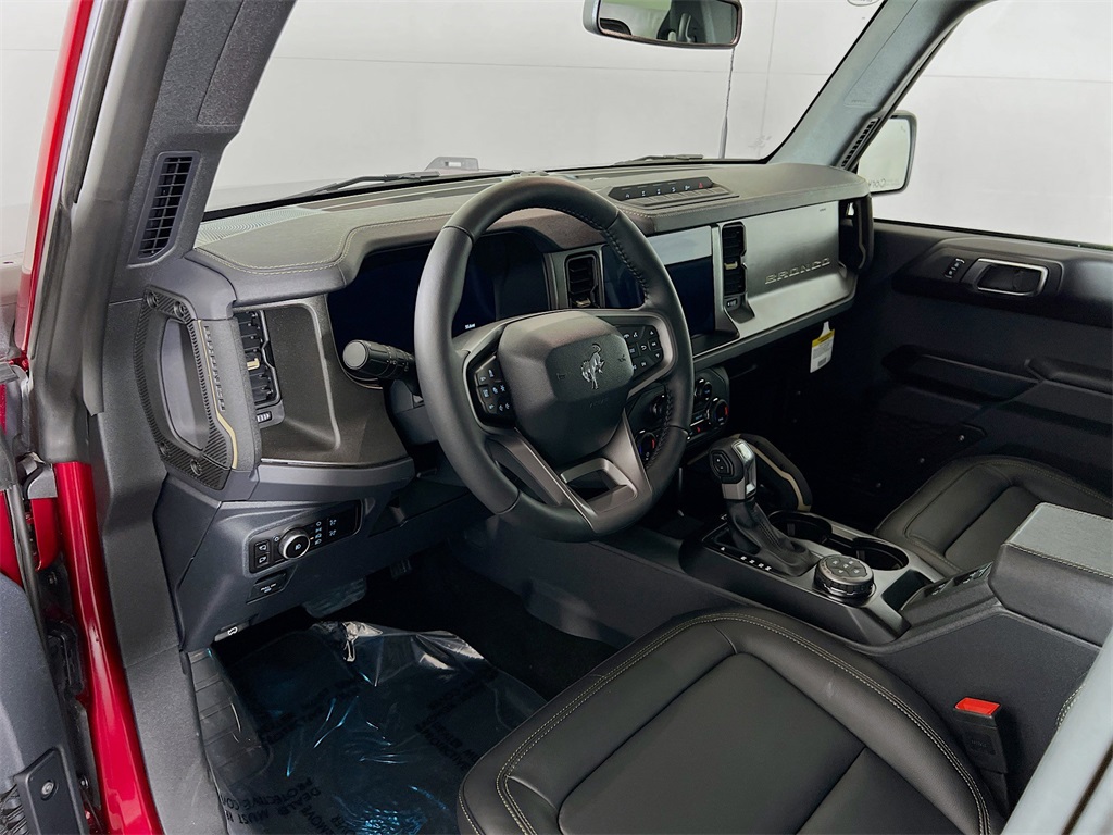 2025 Ford Bronco Badlands photo 3