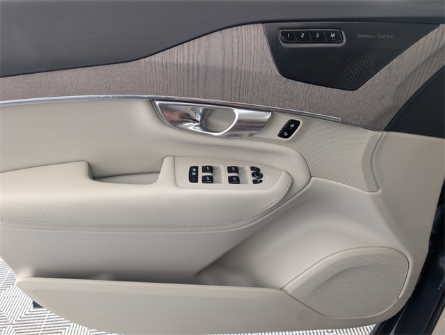 2024 Volvo XC90 B5 Plus photo 27