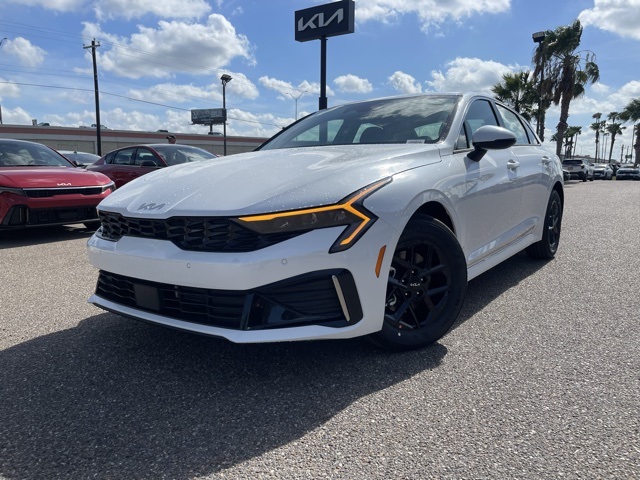 2025 Kia K5 LXS photo 3