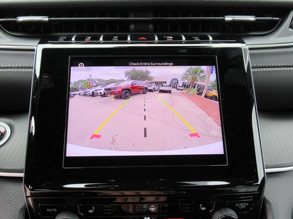 2025 Jeep Grand Cherokee Laredo X photo 22