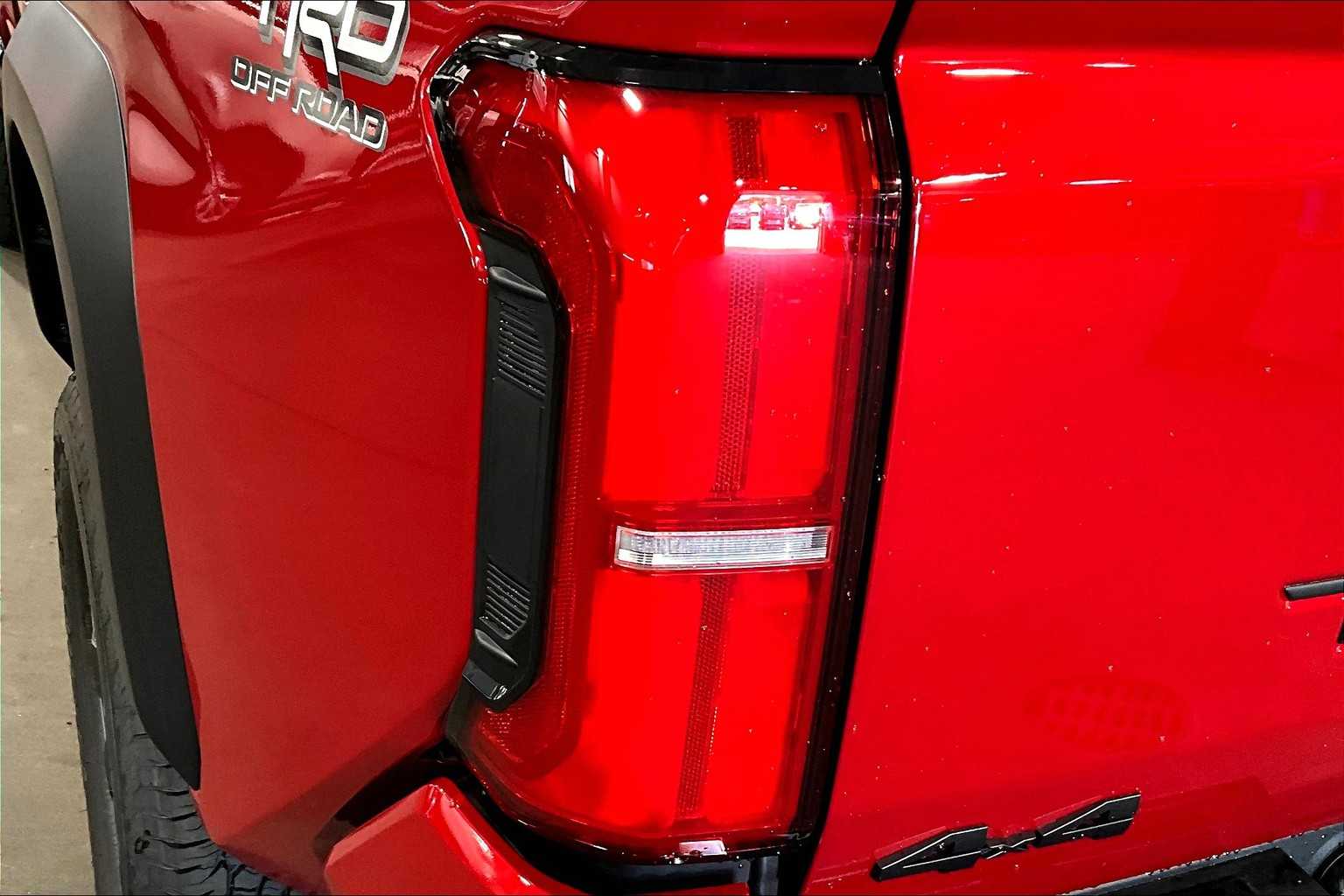 2025 Toyota Tacoma TRD Off-Road 4x4 Double Cab photo 14