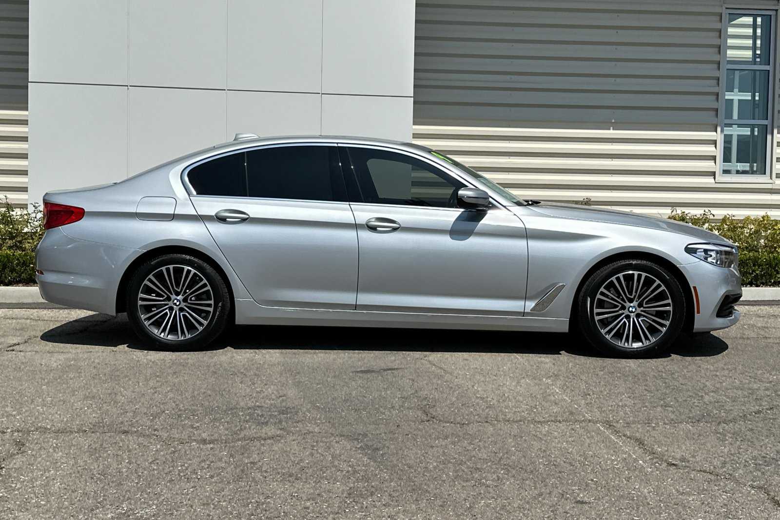 2019 Bmw 530i Sedan photo 3