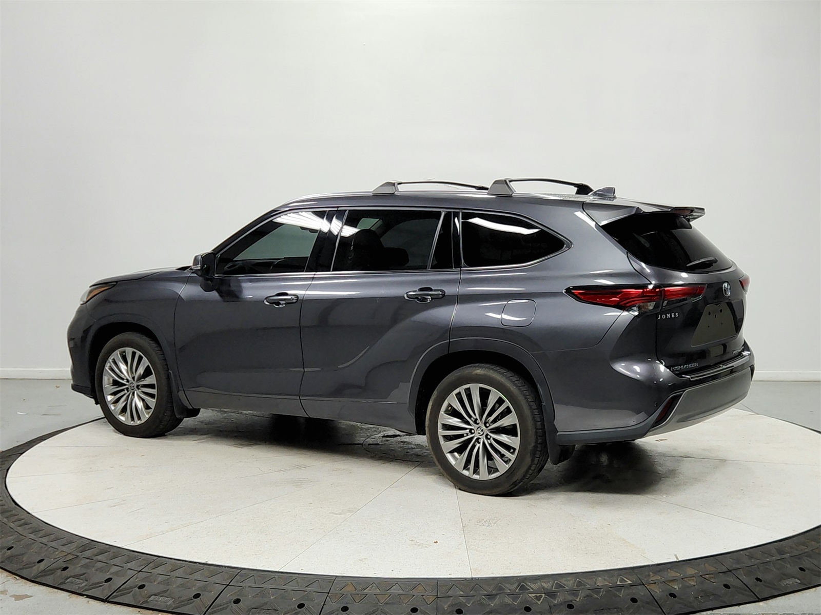 2020 Toyota Highlander Platinum photo 4