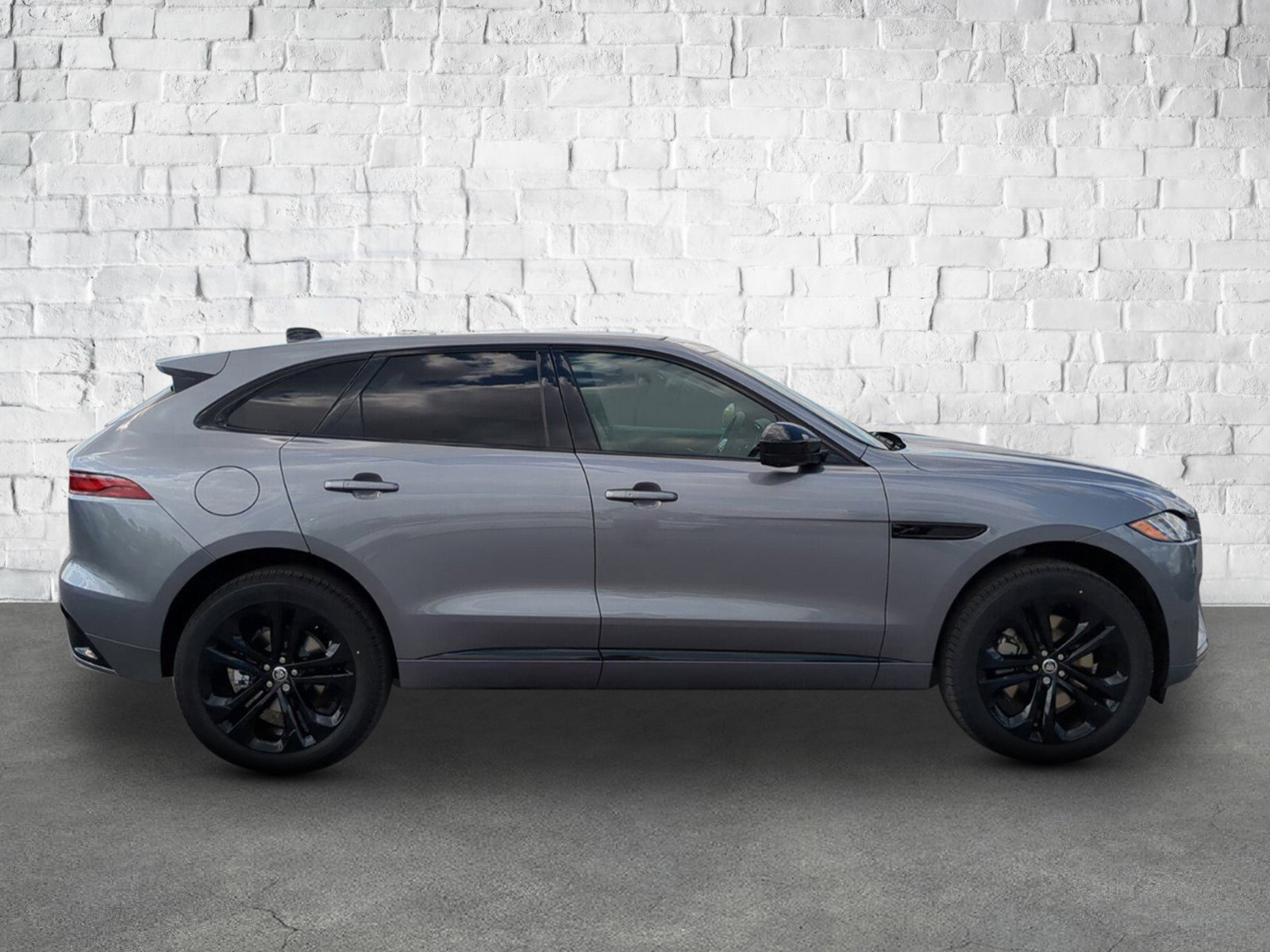 2026 Jaguar F-PACE P250 R-Dynamic S photo 4