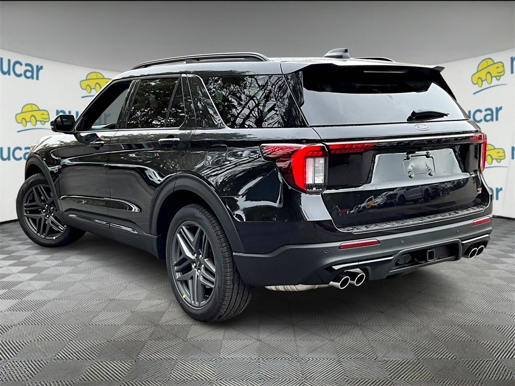 2025 Ford Explorer ST photo 3