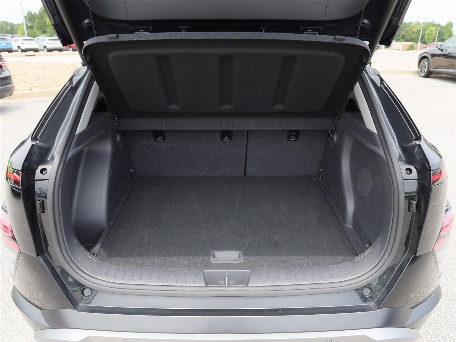 2024 Hyundai Kona Limited photo 3