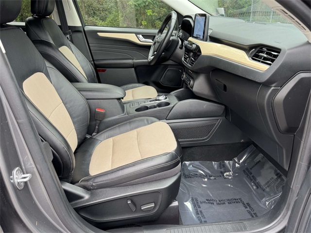 2021 Ford Escape Titanium Hybrid photo 15