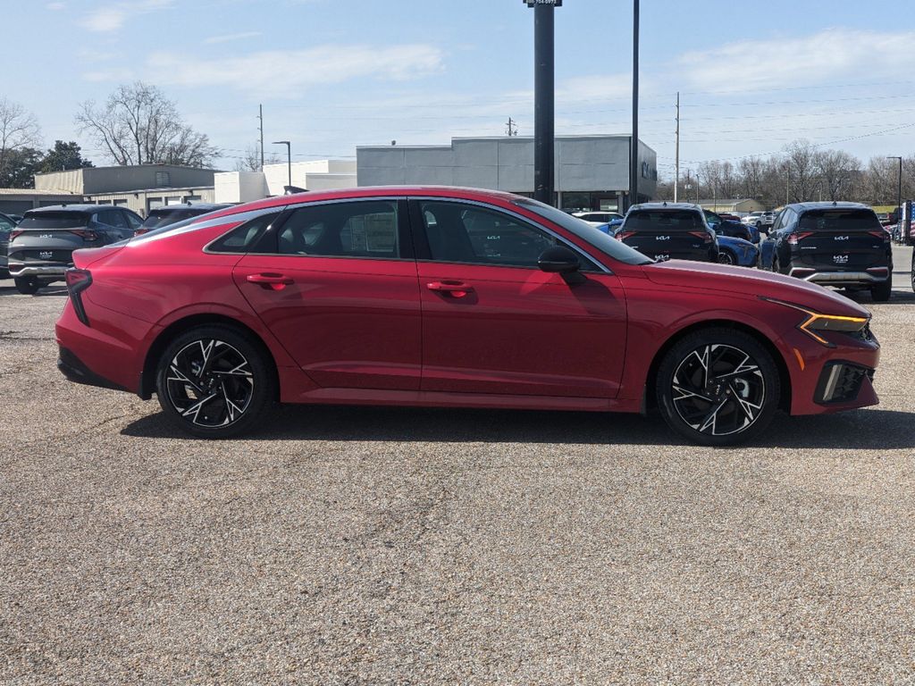 2025 Kia K5 GT-Line photo 2
