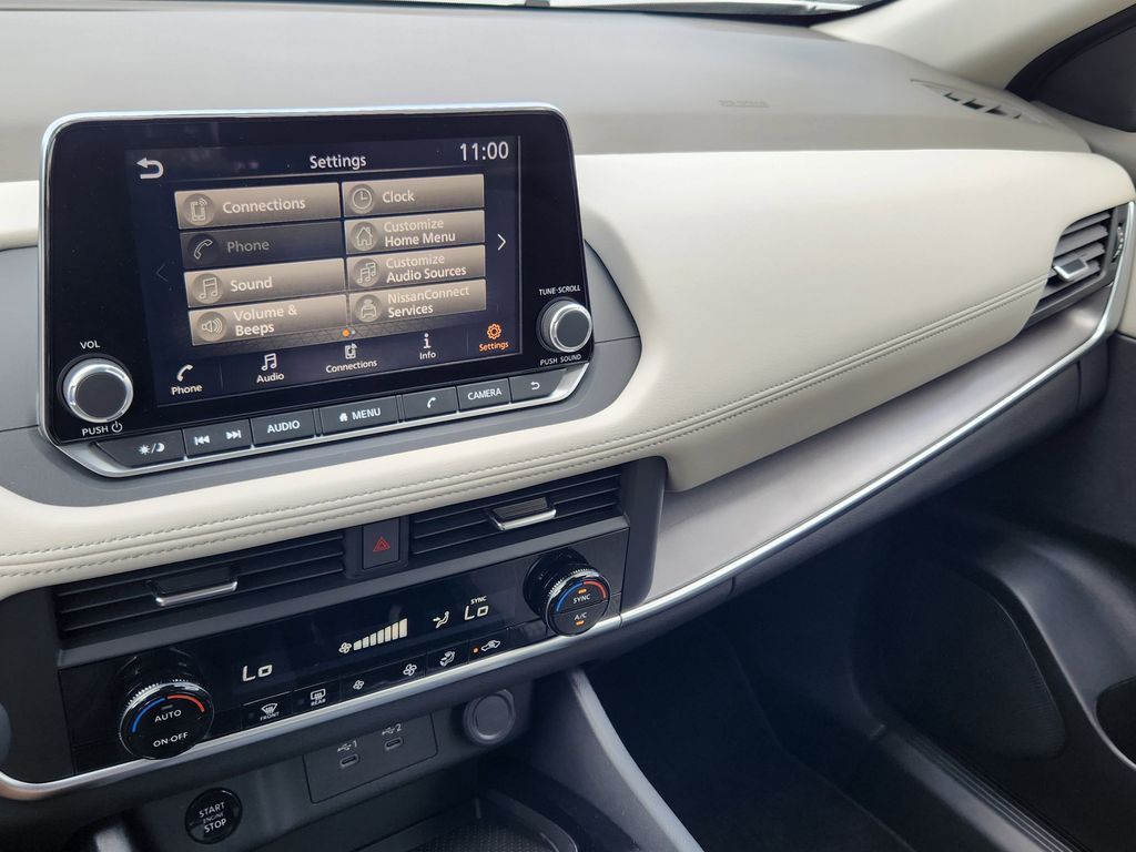 2025 Nissan Rogue SV photo 21