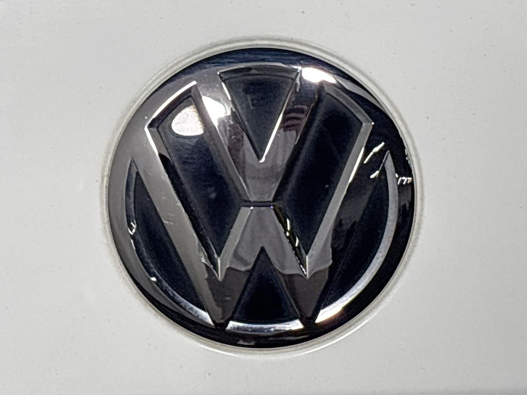2020 Volkswagen Passat 2.0T SEL photo 21