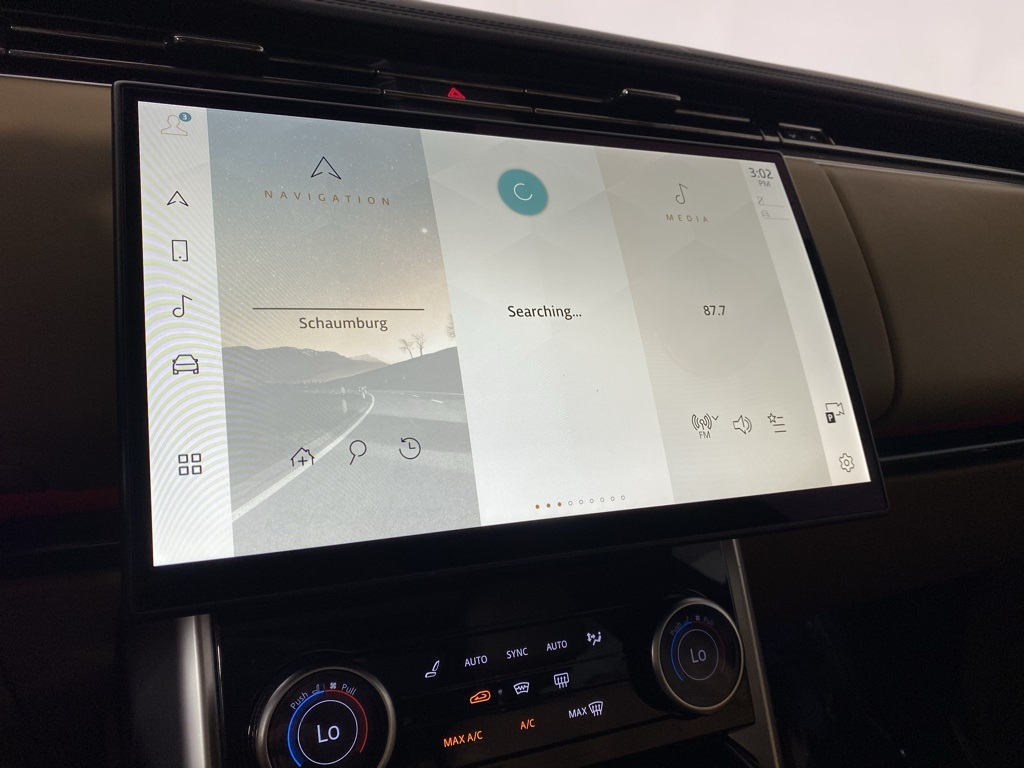 2023 Land Rover Range Rover SE photo 12
