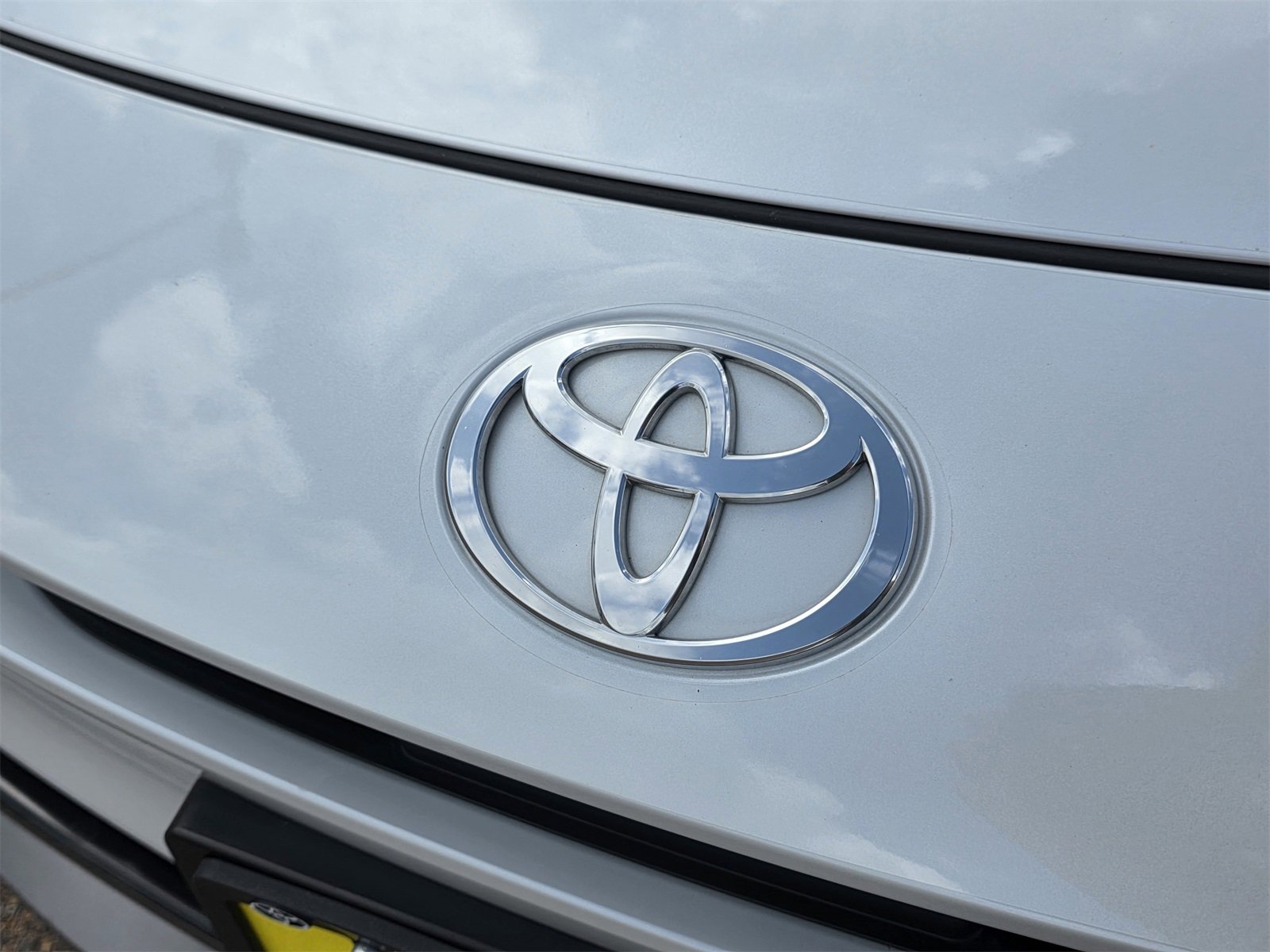 2024 Toyota Prius LE photo 28