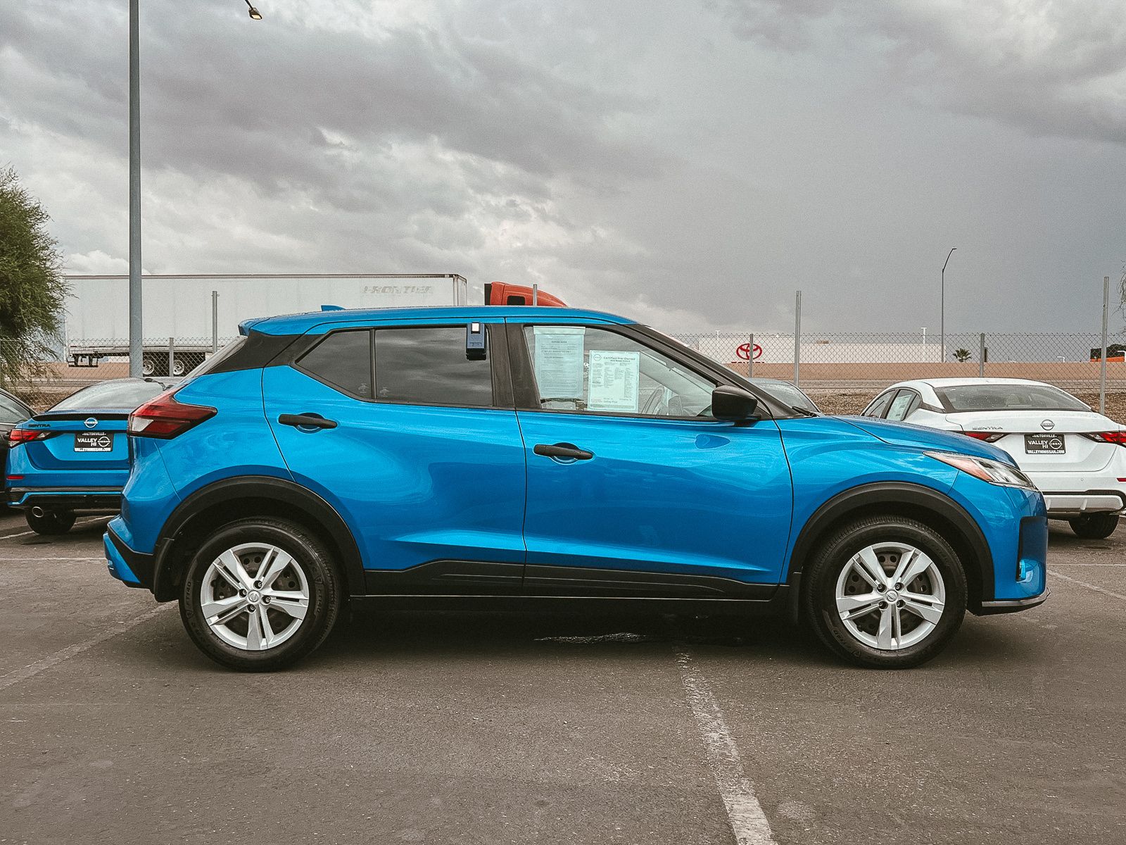 2024 Nissan Kicks S photo 2