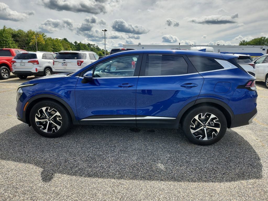 2023 Kia Sportage EX photo 3