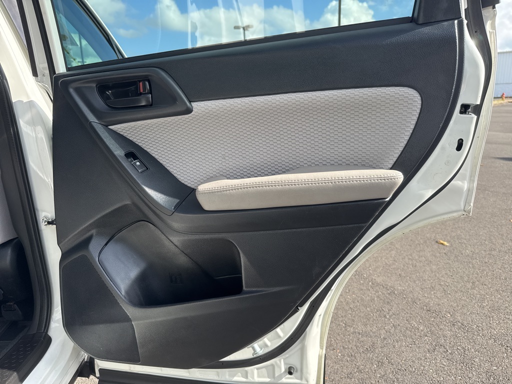 2017 Subaru Forester 2.5i Premium photo 19