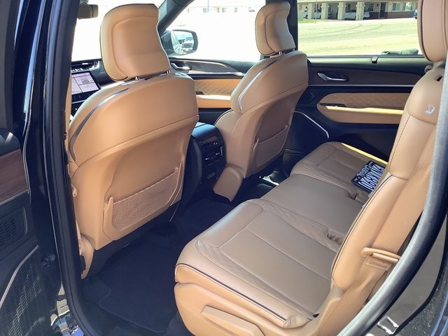 2022 Jeep Grand Cherokee L Summit photo 4