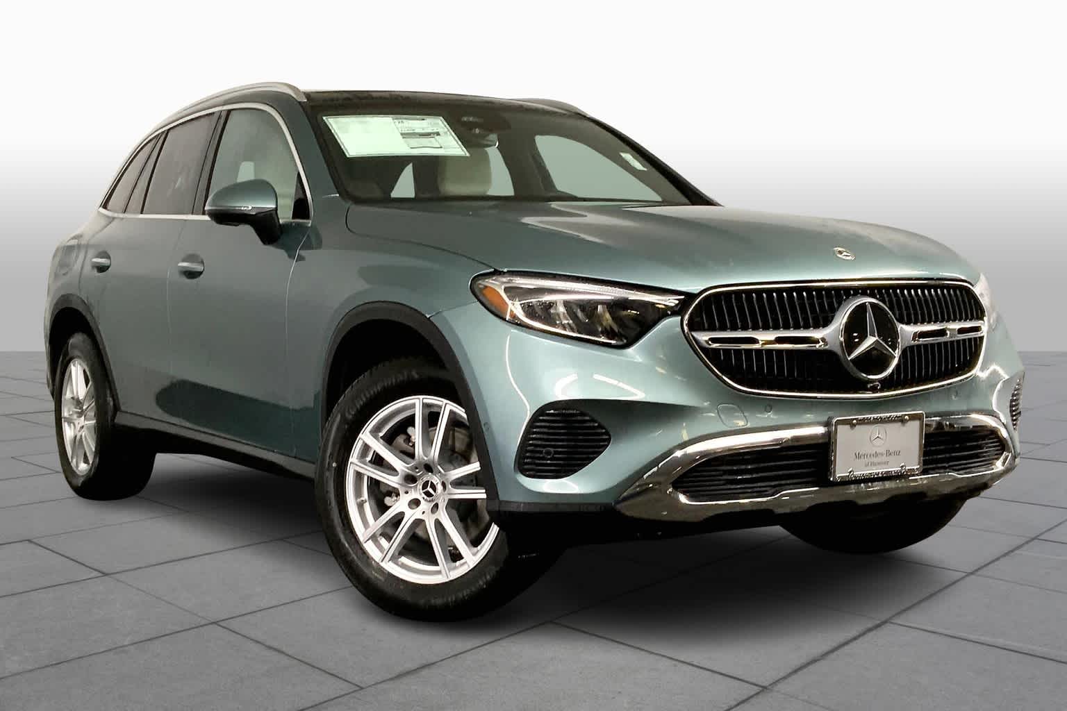 2025 Mercedes Benz GLC 300 4MATIC photo 2