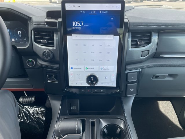 2025 Ford F-150 Lightning photo 26
