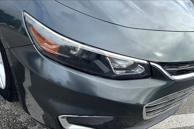 2017 Chevrolet Malibu LS photo 21