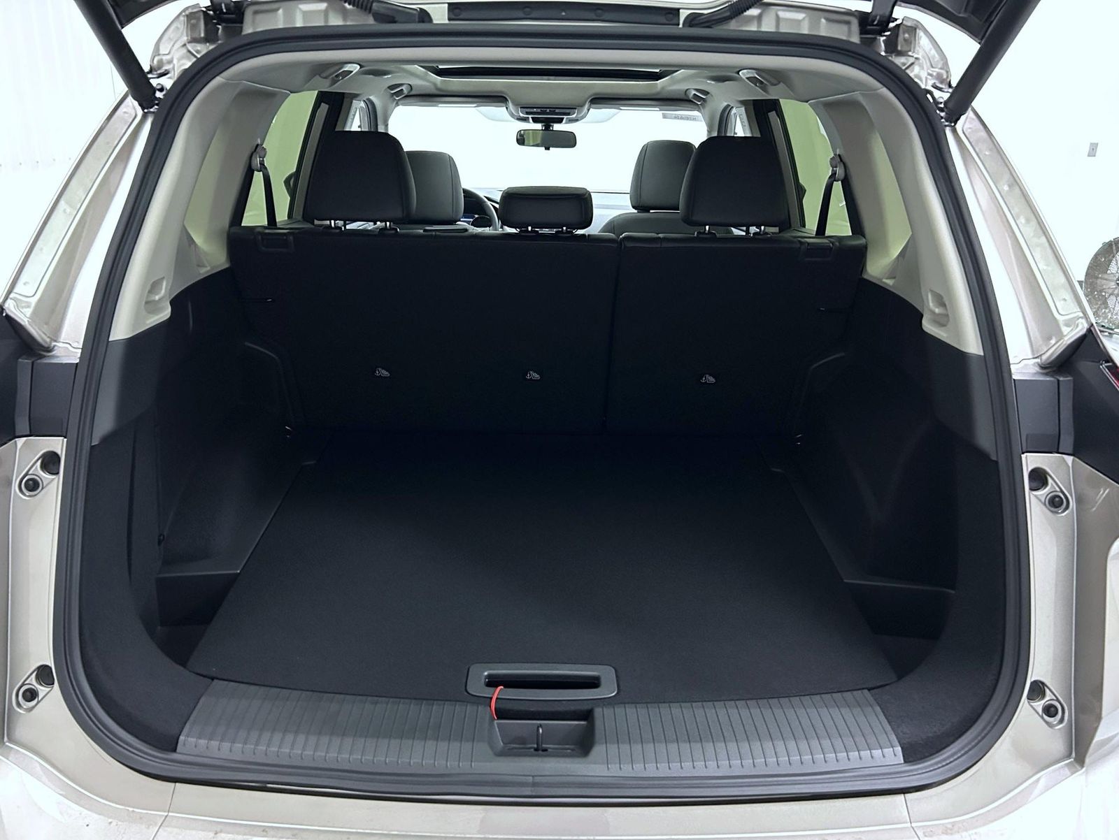 2026 Nissan Rogue SV photo 8