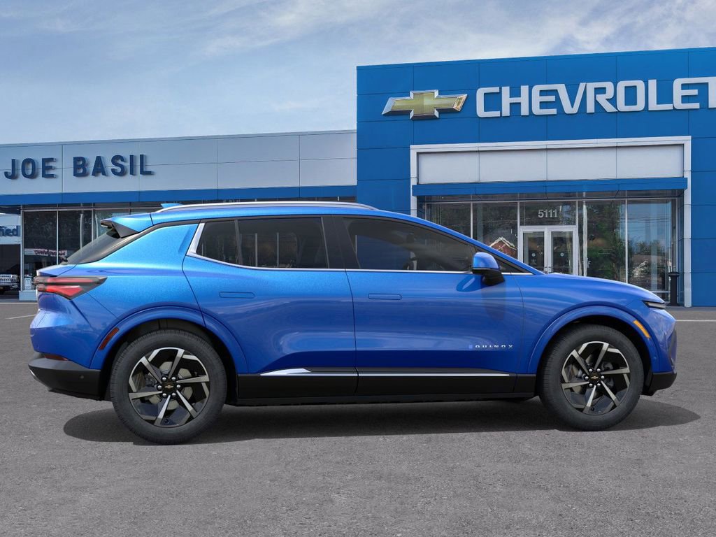 2025 Chevrolet Equinox LT photo 5