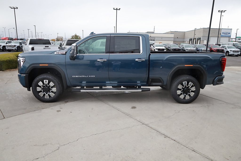 2026 Gmc Sierra 3500 HD Denali photo 3