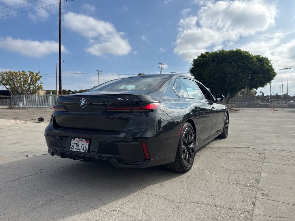 2023 Bmw 740i photo 5