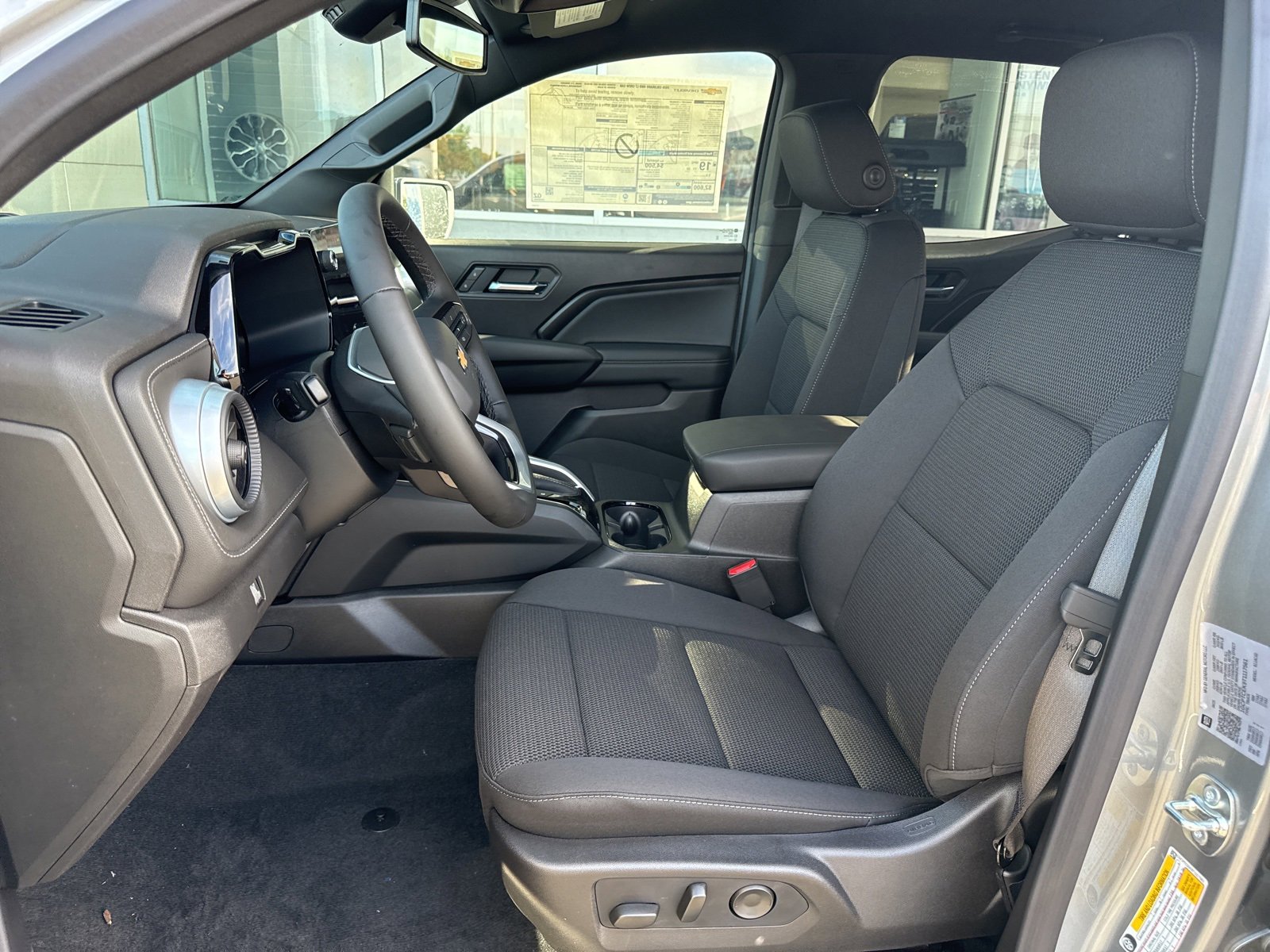 2026 Chevrolet Colorado LT photo 15