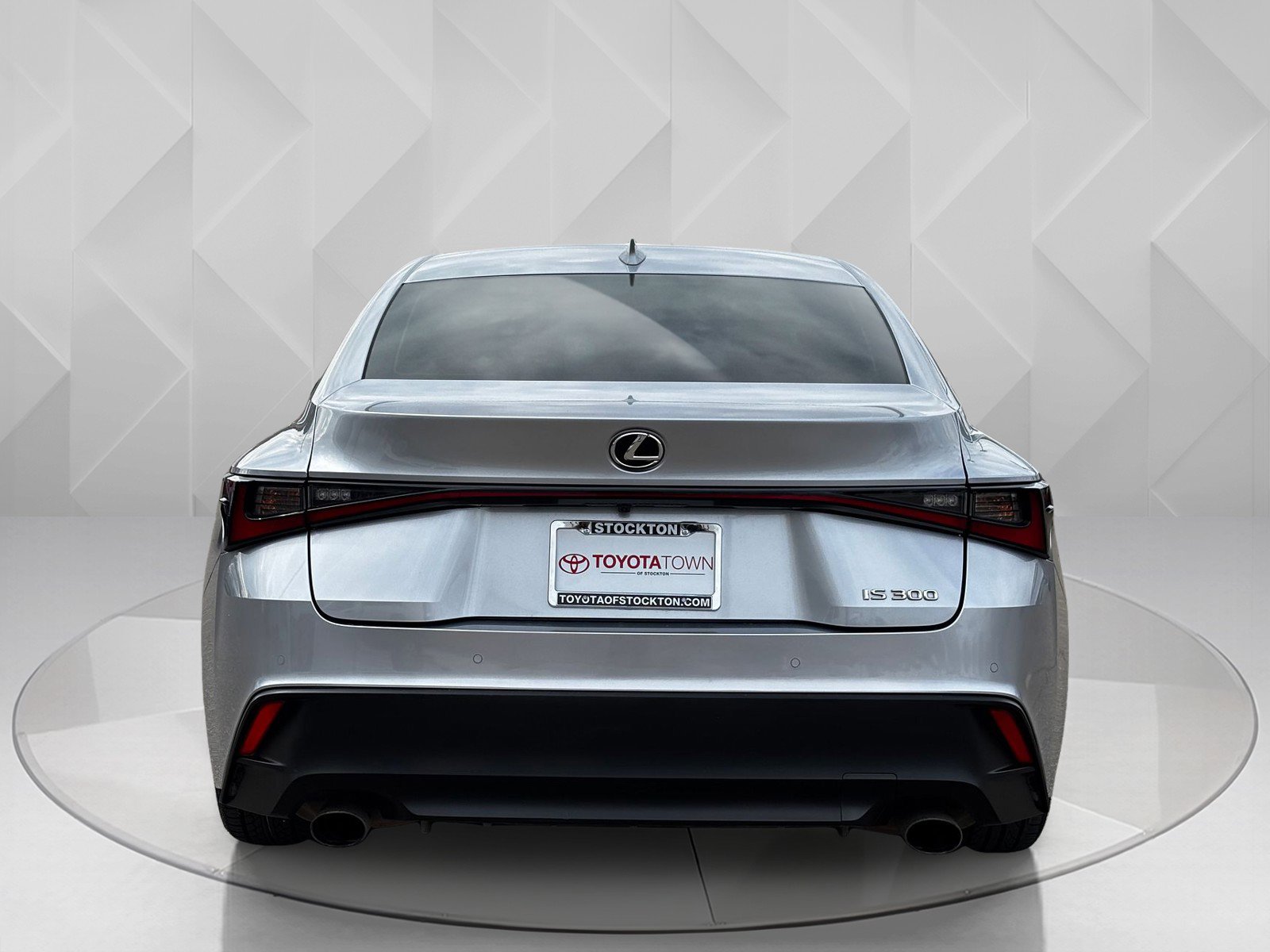 2021 Lexus IS 300 photo 4