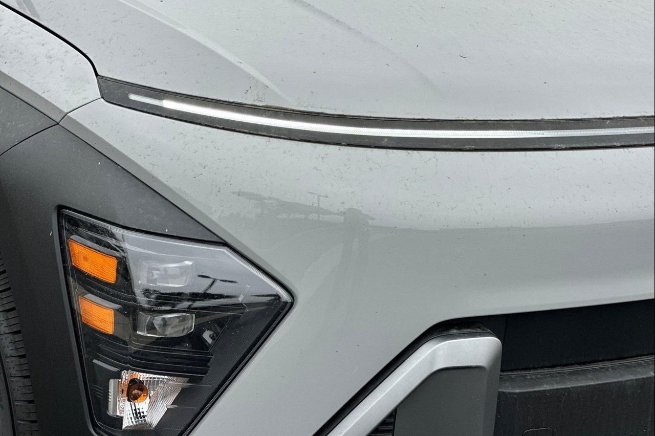 2025 Hyundai Kona SEL photo 29