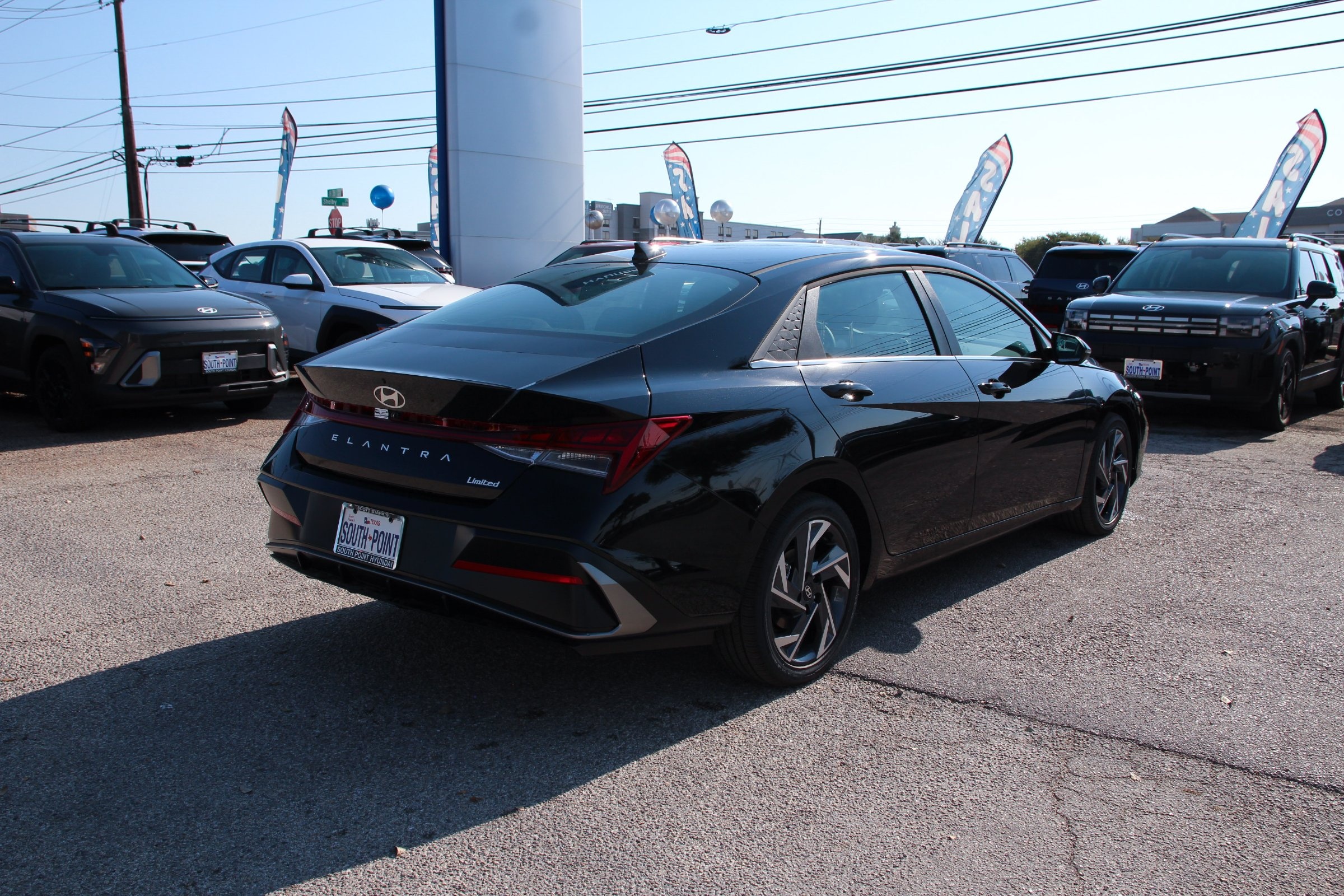 2025 Hyundai Elantra Limited photo 2