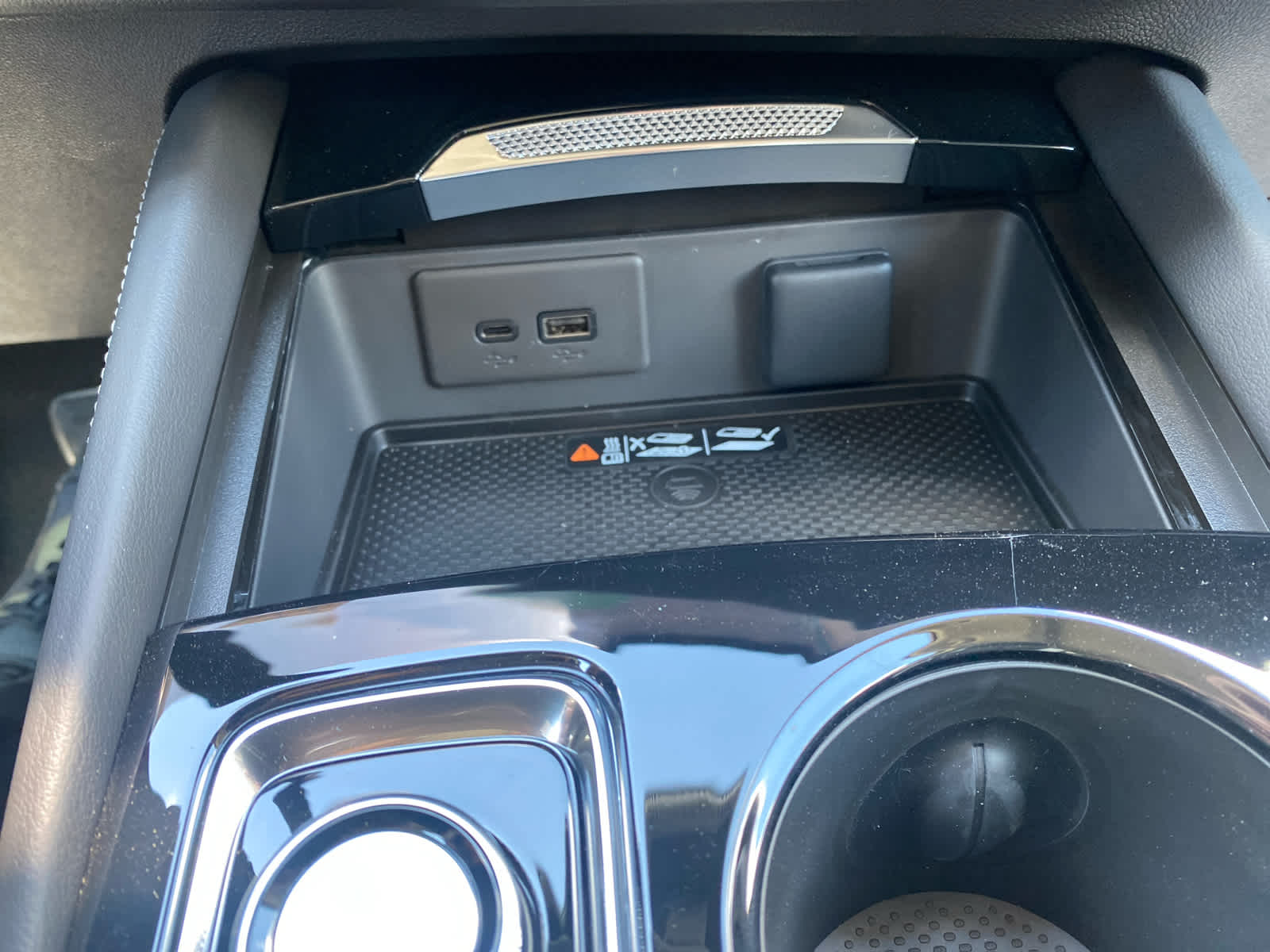 2025 Buick Envision Sport Touring photo 24