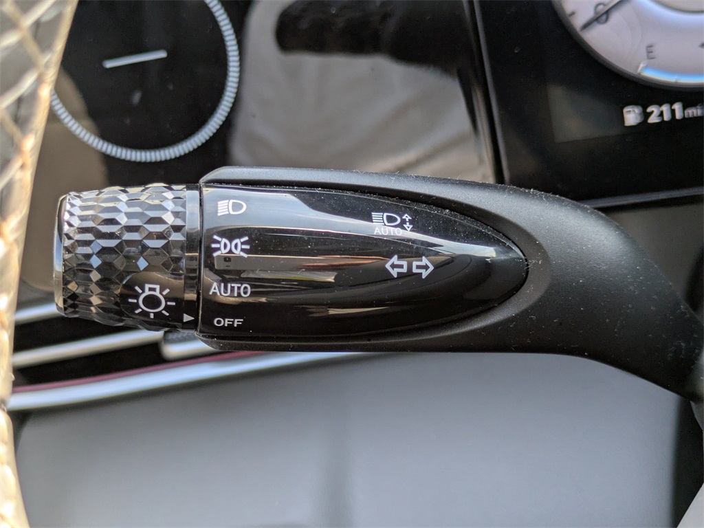 2024 Hyundai Elantra SEL Convenience photo 24