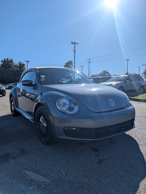 2013 Volkswagen Beetle 2.5's photo