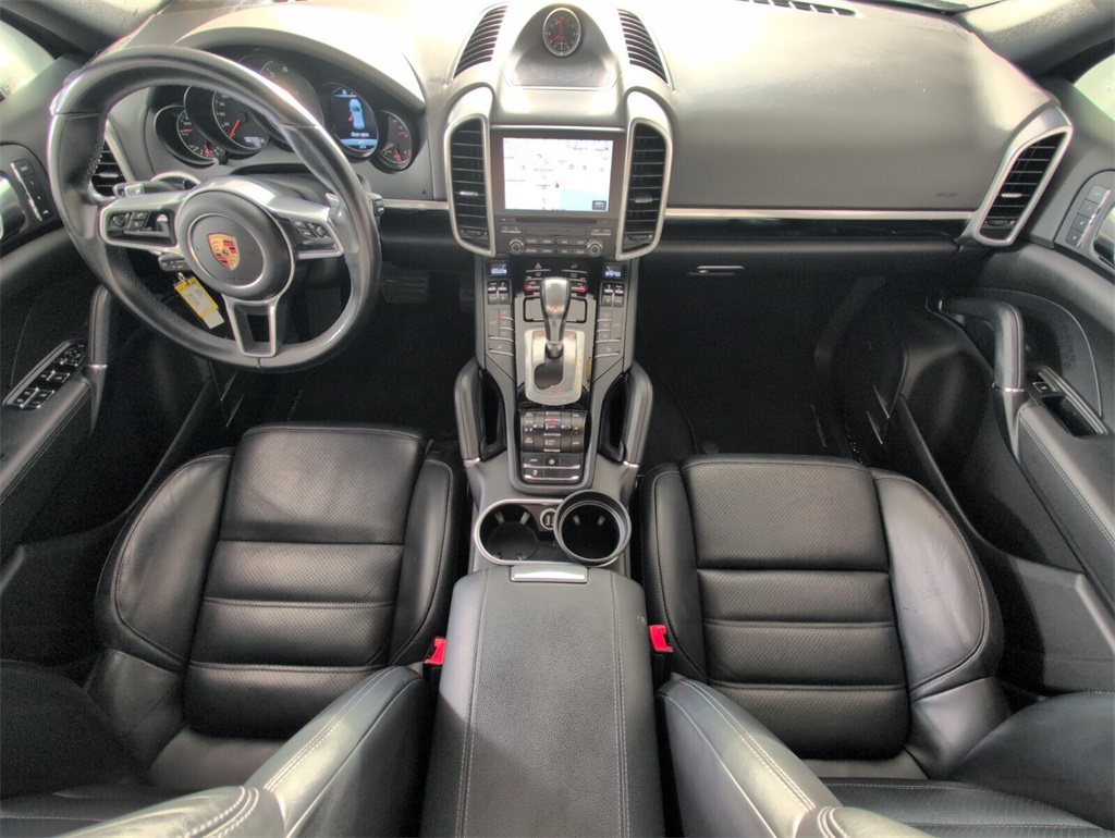 2017 Porsche Cayenne Platinum Edition photo 7