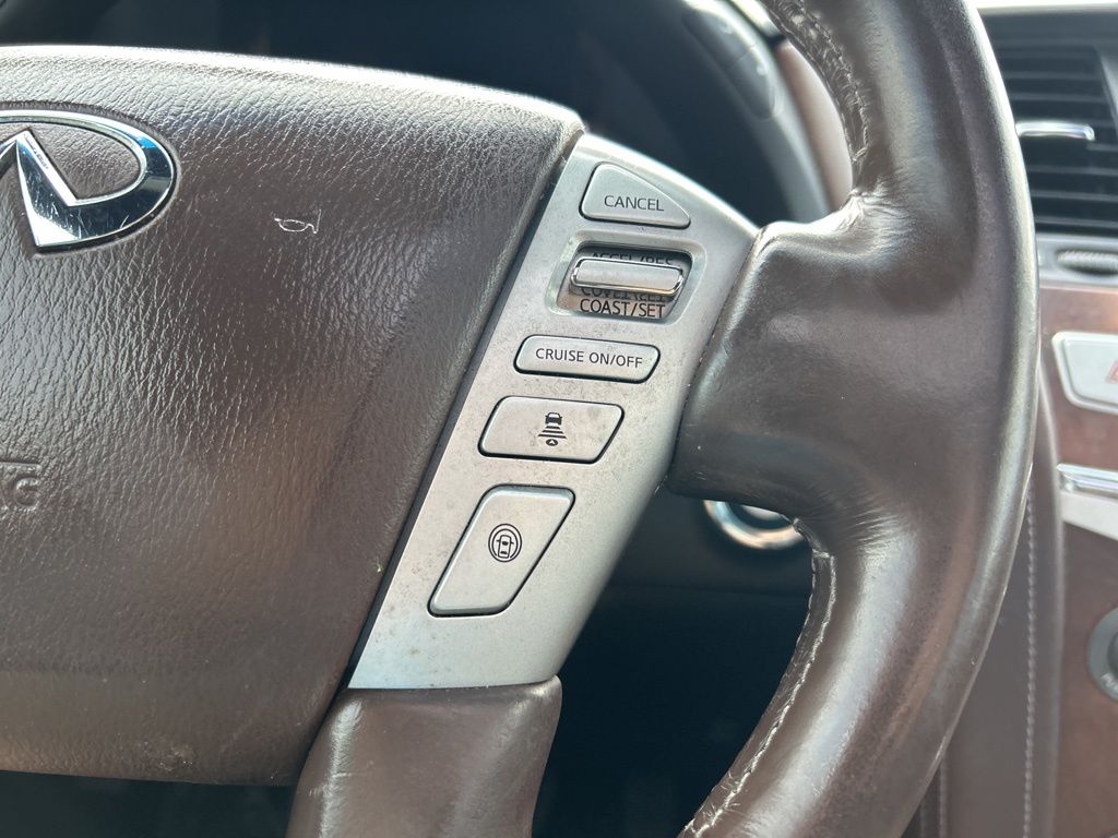 2016 Infiniti QX80 Limited photo 18