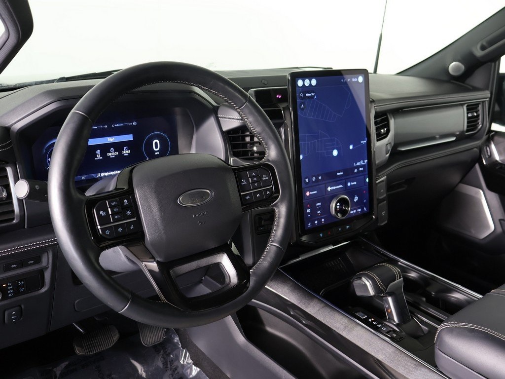 2023 Ford F-150 Lightning Platinum photo 19