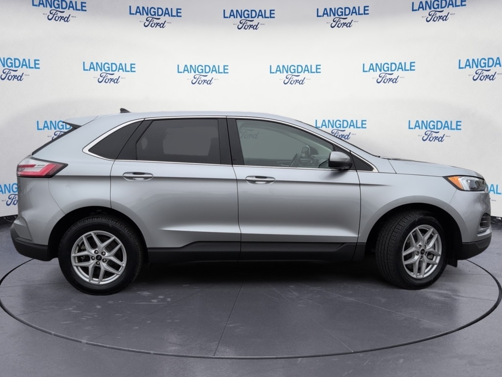 2024 Ford Edge SEL photo 2
