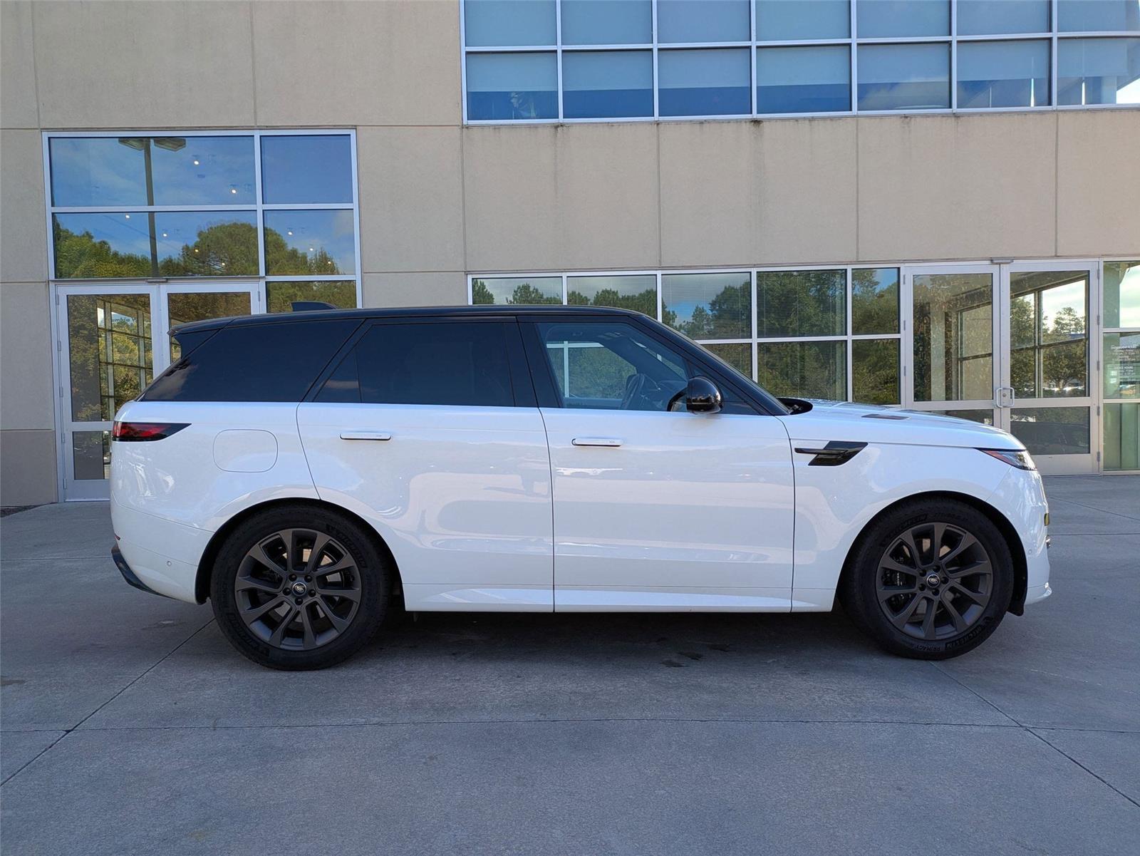 2023 Land Rover Range Rover Sport SE photo 4