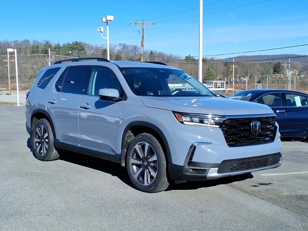 2025 Honda Pilot Touring's photo