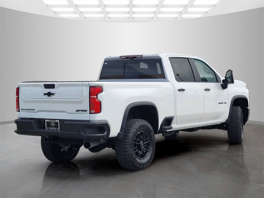 2026 Chevrolet Silverado 2500HD ZR2 photo 4