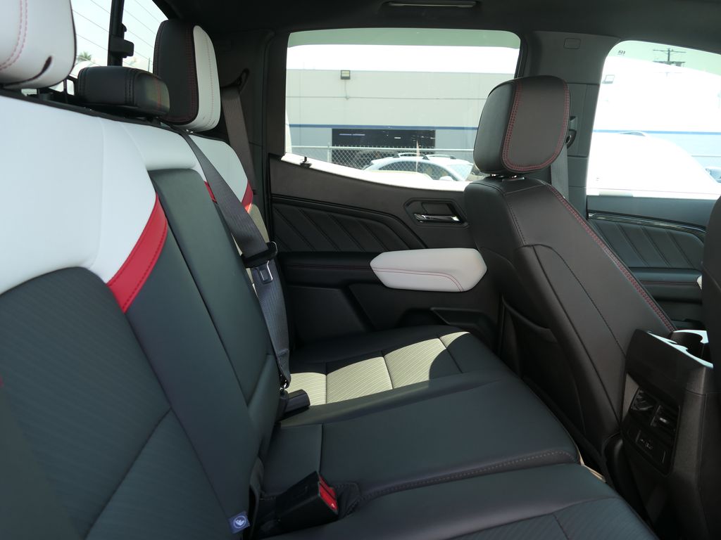2024 Gmc Canyon AT4X photo 21