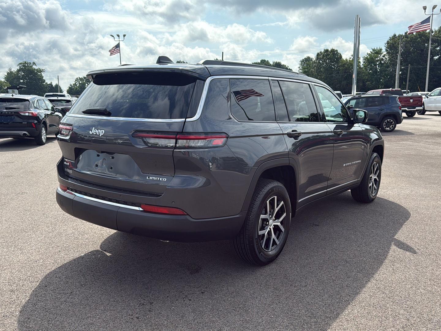 2025 Jeep Grand Cherokee Limited photo 17