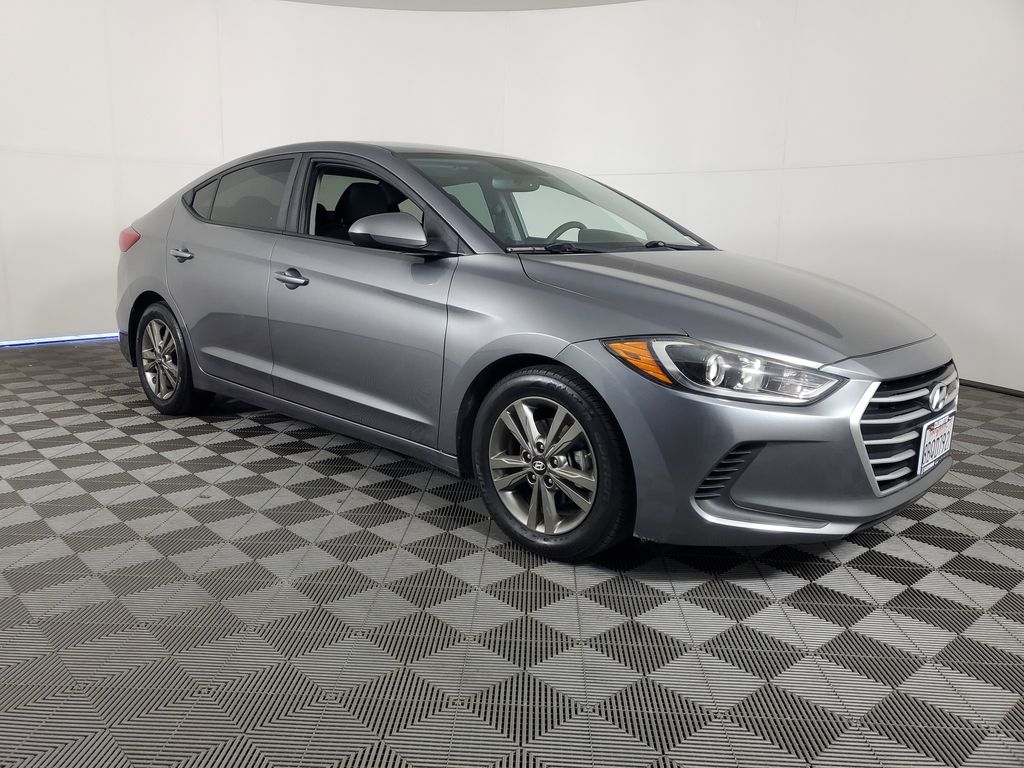 2018 Hyundai Elantra SEL photo 2