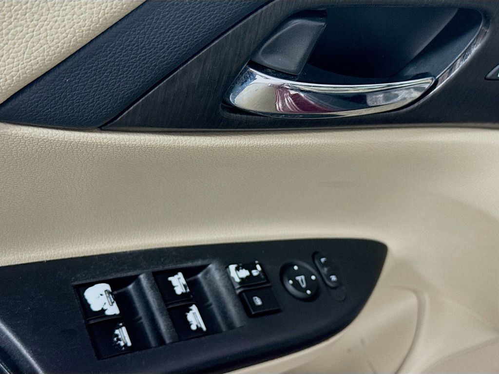 2013 Honda Accord Touring photo 21
