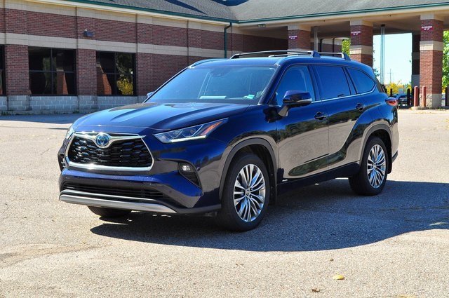 2023 Toyota Highlander Hybrid Platinum photo 7