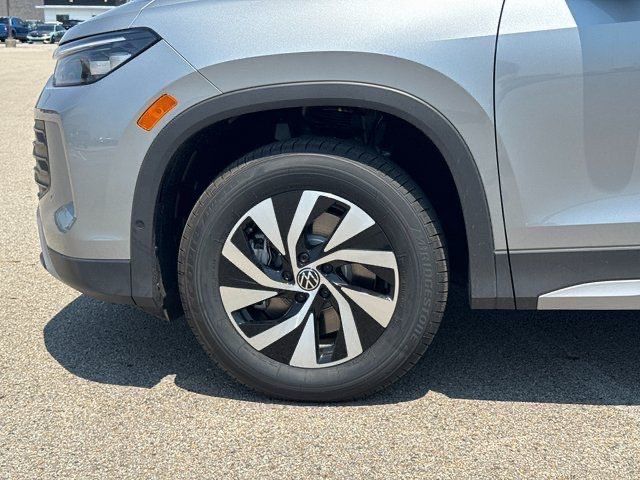 2025 Volkswagen Tiguan S photo 9